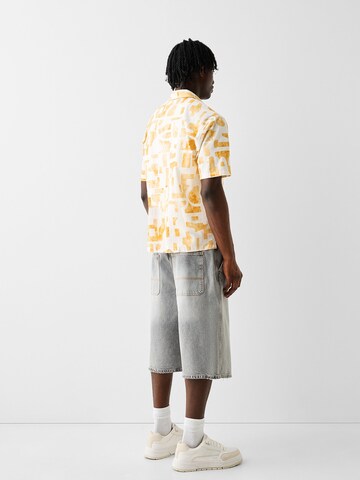 Bershka Regular Fit Hemd in Gelb