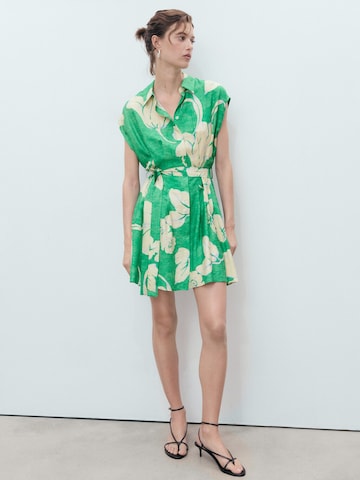 Rochie tip bluză 'FLOR' de la MANGO pe verde