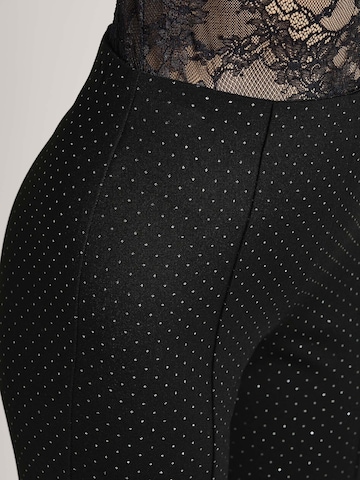 MADELEINE Regular Pantalon in Zwart