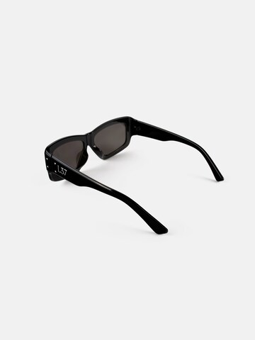 L37 HANDMADE SHOES Sunglasses 'DELTA' in Black