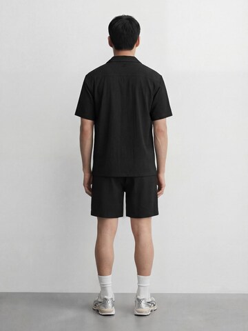 Burocs Regular Fit Hemd 'Solid Seersucker'‌‌‌‌‌ in Schwarz