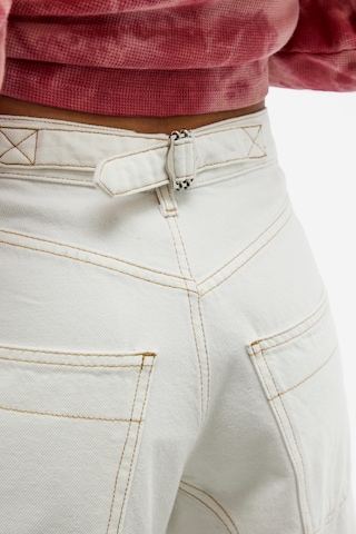 BDG Urban Outfitters Lużny krój Jeansy 'Logan Cinch' w kolorze biały