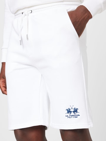 La Martina Normalny krój Spodnie w kolorze biały