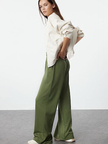 Wide leg Pantaloni de la Trendyol pe verde