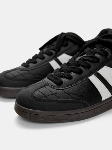 Sneaker bassa di Pull&Bear in nero