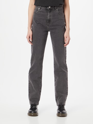 Abrand Regular Jeans 'JANET' i svart: framsida