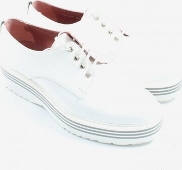 Pertini Flats & Loafers in 36 in White: front