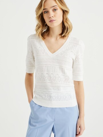 WE Fashion Sweater in White