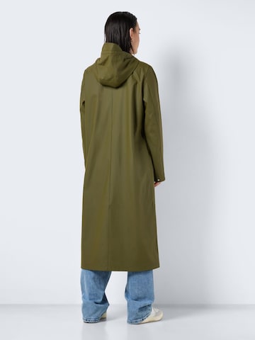 Noisy may Between-Seasons Coat 'SKY' in Green