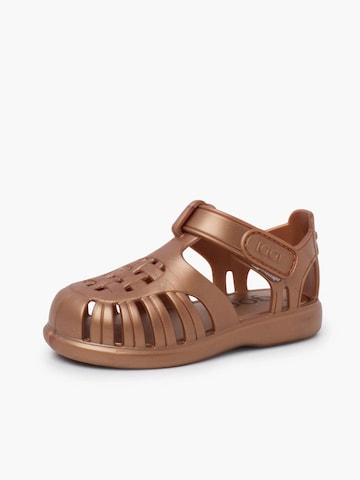 IGOR Beach & Pool Shoes in Brown: front