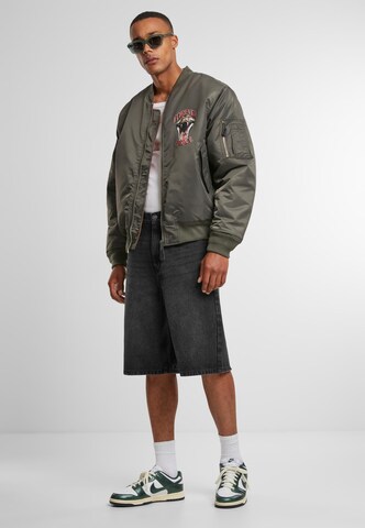 Mister Tee Přechodná bunda 'Forever Fierce Ma 1' – zelená