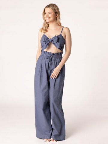 Laurella - Pierna ancha Pantalón en azul