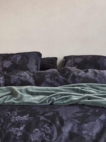 ESSENZA Plaid 'Furry' in Grün