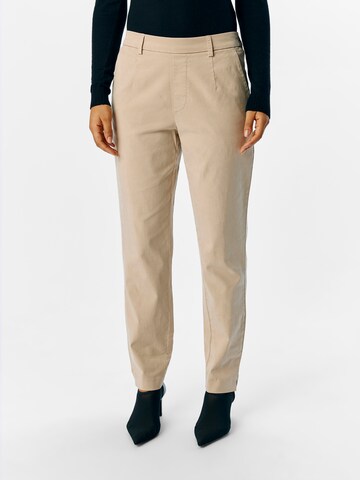 Tapered Pantaloni chino 'OBJMia' di OBJECT in beige: frontale