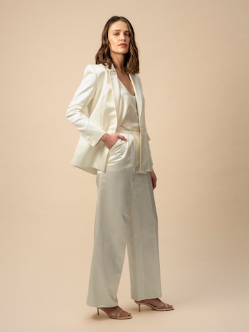 Anse Victorin - Pierna ancha Pantalón 'Amara' en beige