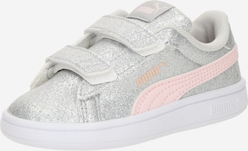 Sneaker 'Smash 3.0' de la PUMA pe argintiu: față