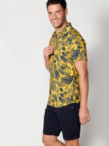 KOROSHI Regular fit Button Up Shirt in Yellow