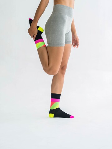 INCYLENCE Athletic Socks 'STRIDES' in Black
