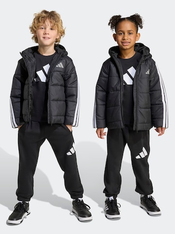 ADIDAS SPORTSWEAR Urheilutakki 'ESS' värissä musta: etupuoli