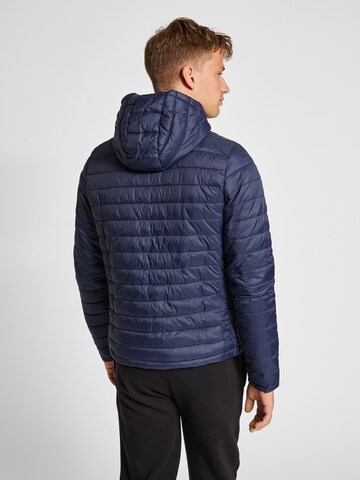 Veste mi-saison Hummel en bleu