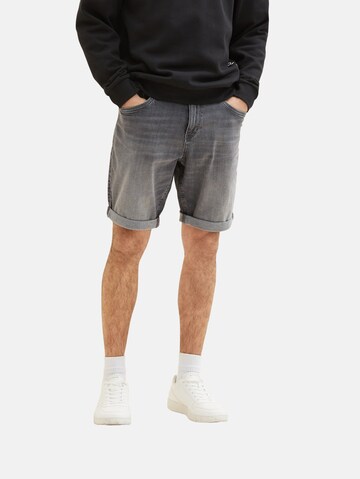 TOM TAILOR Regular Shorts 'Josh' in Grau: predná strana