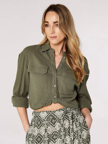 Chemisier Apricot en vert : devant