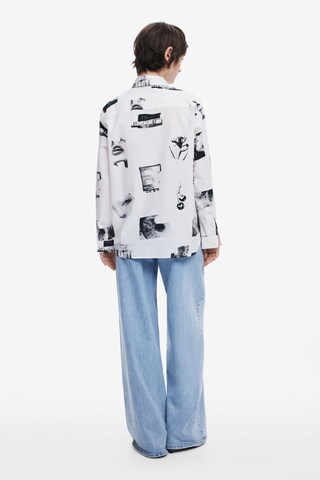 Chemisier Desigual en blanc