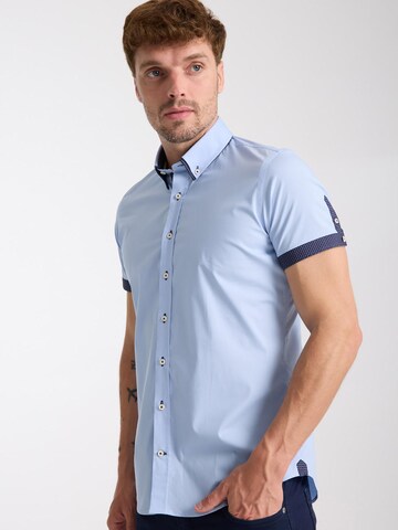 Coupe slim Chemise business 'Roma Iconic Poplin Stretch Man Shirt Short Sleeve Light Blue' 7Camicie en bleu