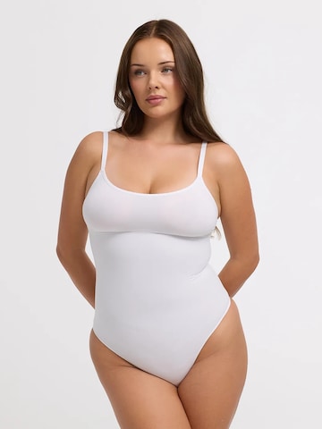Body modelant 'Cami Sculpting Bodysuit with String' cfab en blanc : devant