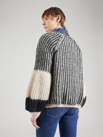 Noella Knit cardigan in Beige