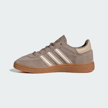 ADIDAS ORIGINALS Tenisky 'Handball Spezial' – hnědá