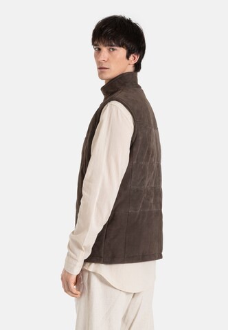 Werner Christ Vest 'Austin' in Brown