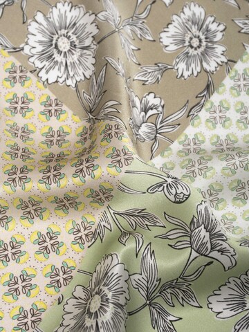MayTree Scarf 'Seidentuch Blumen Quartett' in Green