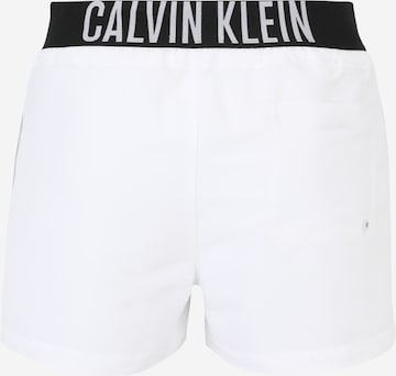 Calvin Klein Swimwear Rövid fürdőnadrágok - fehér