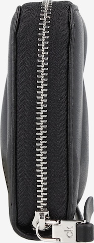 Calvin Klein Plånbok 'Quilt' i svart