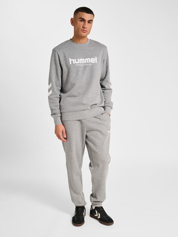 Hummel Sweatshirt 'LEGACY 2.0' i grå