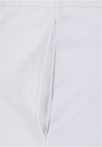 Effilé Pantalon Urban Classics en blanc