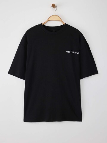 Trendyol Póló - fekete: elől