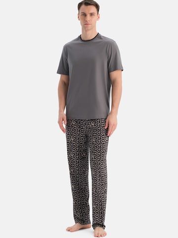 Pigiama lungo di Dagi in grigio: frontale