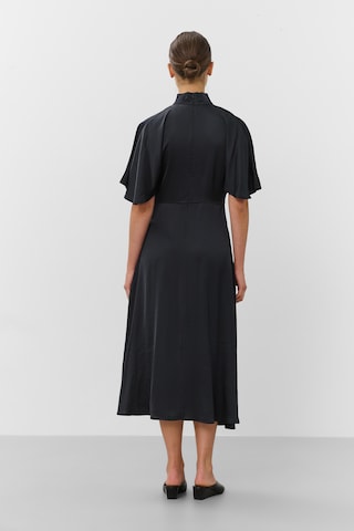 SOAKED IN LUXURY Jurk in Zwart