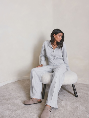 Loosefit Pantaloni di Next in grigio