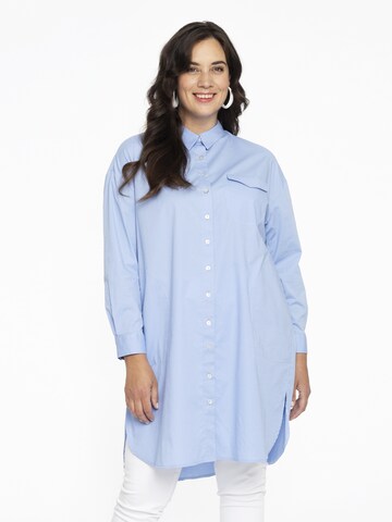 Yoek Blouse in Blauw: voorkant