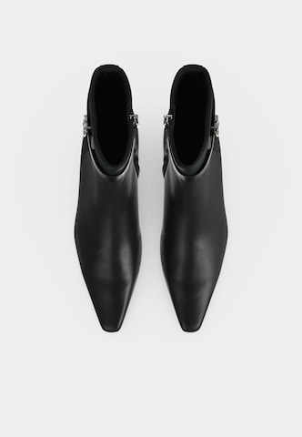 Calvin Klein Боти до глезена в черно