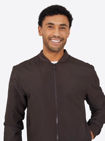 BRAVE SOUL Overgangsjakke i brun