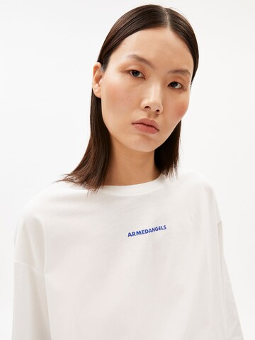 T-shirt 'Fietaa Smile' ARMEDANGELS en blanc