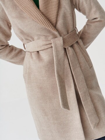 Manteau mi-saison 'OZO' TATUUM en beige
