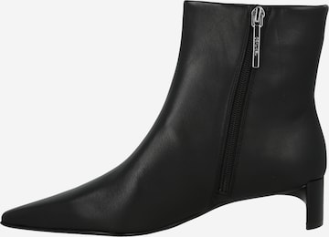 Calvin KleinGležnjače - crna boja: prednji dio