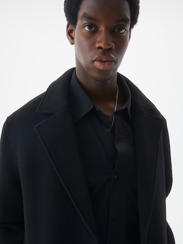 Pull&Bear Between-seasons coat in Black