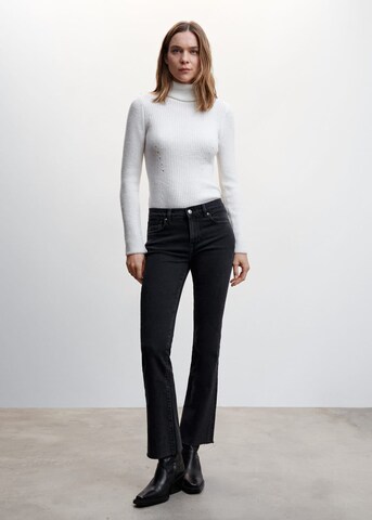 MANGO Bootcut Jeans 'dafne' i svart