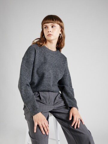 Pull-over 'Gemma' Aware en gris : devant